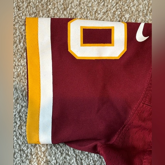 NFL Redskins GRIFFIN III Jersey (KIDS) - Picture 10 of 10
